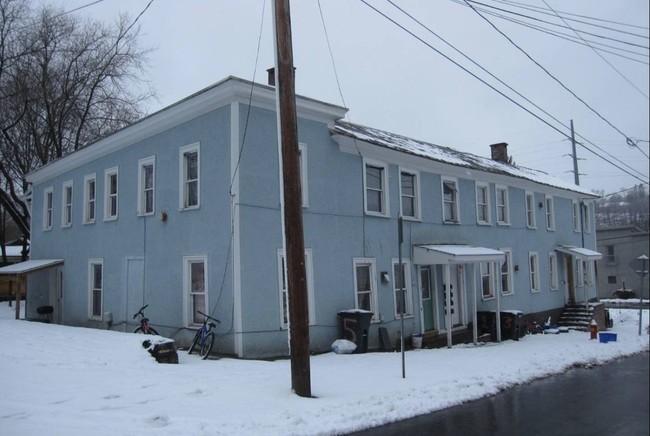 3 Railroad St in Little Falls, NY - Building Photo - Building Photo