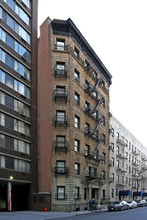 342 W 56th St in New York, NY - Building Photo - Building Photo