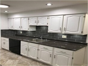 18 John St, Unit 18-2A in Bloomfield, NJ - Building Photo - Building Photo