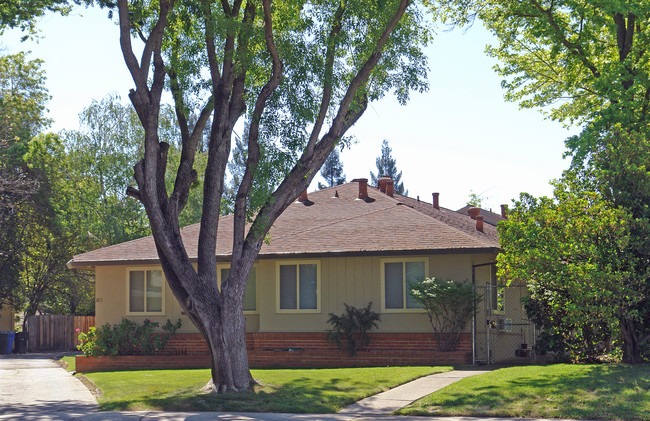 106 Ruth Ct in Sacramento, CA - Building Photo - Building Photo