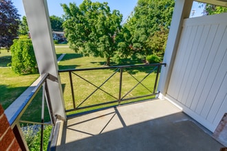 1097 Tienken Ct in Rochester Hills, MI - Building Photo - Building Photo