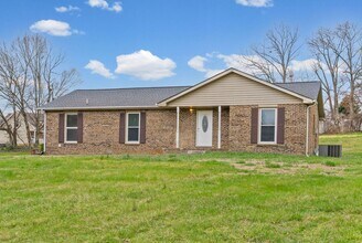 1710 Broadripple Dr in Clarksville, TN - Building Photo - Building Photo
