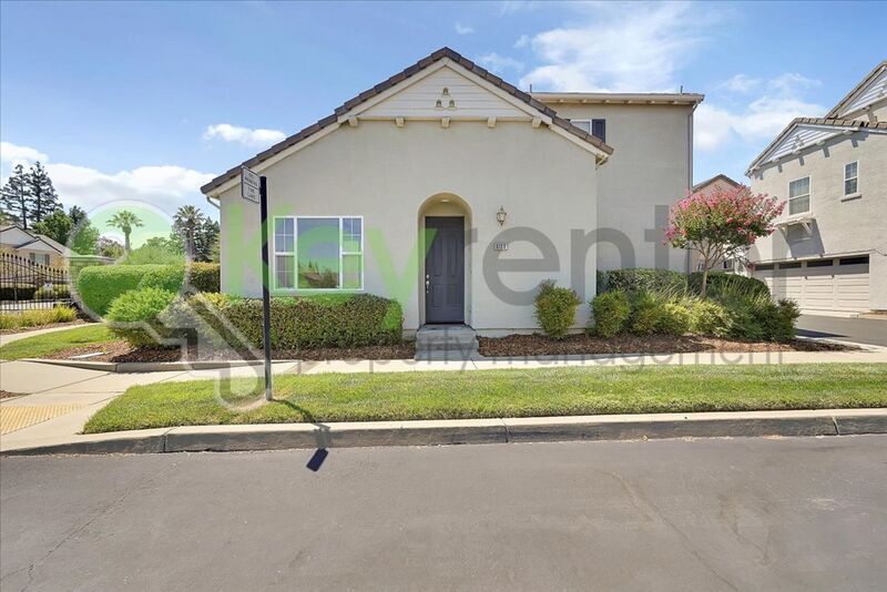 6123 RolkingHam Ln in Orangevale, CA - Building Photo