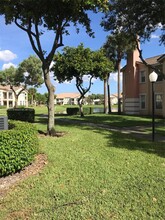 2508 Belmont Ln in North Lauderdale, FL - Foto de edificio - Building Photo