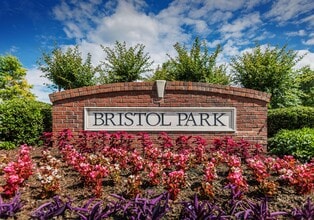 Bristol Park at Riverchase in Madison, TN - Foto de edificio - Building Photo