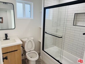 231 W 85th St in Los Angeles, CA - Building Photo - Building Photo