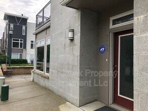 7405 Battery Park Blvd in Cleveland, OH - Building Photo - Building Photo