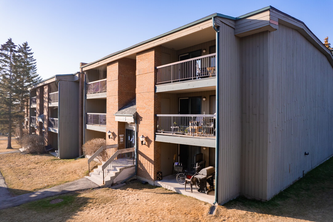 Raintree Village in Calgary, AB - Building Photo