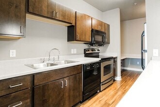 The Cole in Columbus, IN - Foto de edificio - Building Photo