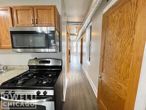 2636 W Cermak Rd, Unit 2 in Chicago, IL - Building Photo - Building Photo