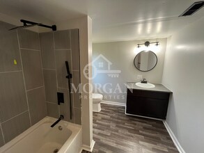 910 S 13th St in Elwood, IN - Foto de edificio - Building Photo