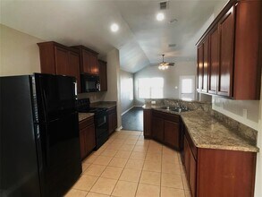 9952 Mt Pheasant Rd in Fort Worth, TX - Building Photo - Building Photo