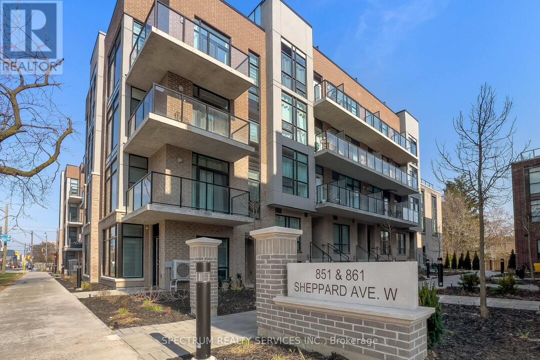 851-851 Sheppard Ave W in Toronto, ON - Building Photo