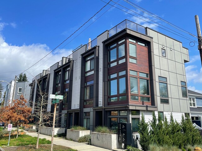 4800 Stone Ave N in Seattle, WA - Building Photo - Building Photo