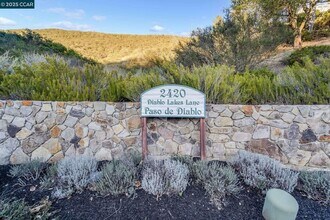 2420 Diablo Lakes Ln in Diablo, CA - Building Photo - Building Photo