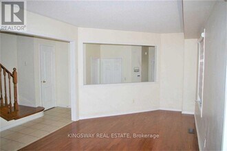 3022 Mission Hill Dr in Mississauga, ON - Building Photo - Building Photo