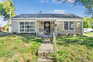 1239 Brooks St in Indianapolis, IN - Building Photo