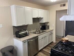 2219 Marwood Dr, Unit 3 in Mankato, MN - Building Photo - Building Photo