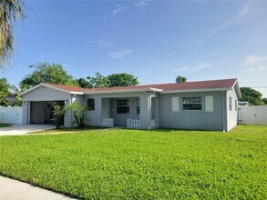 1814 Oakmount Dr in West Palm Beach, FL - Building Photo - Building Photo
