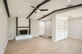 2625 Sam Houston Dr in Garland, TX - Building Photo - Building Photo