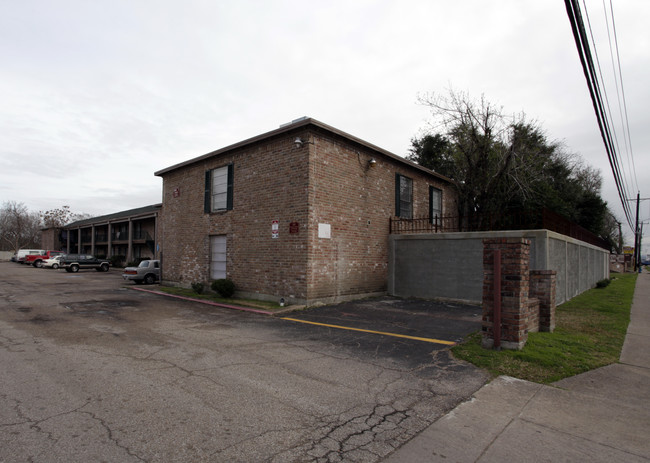 Oak Glen Apartments in Houston, TX - Building Photo - Building Photo