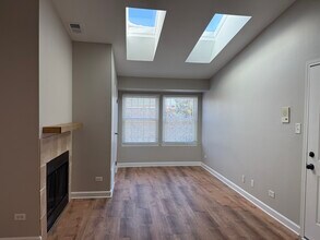 1403 E Wyndham Cir in Palatine, IL - Building Photo - Building Photo