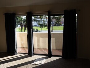 4453 West Coast Hwy in Newport Beach, CA - Building Photo - Building Photo