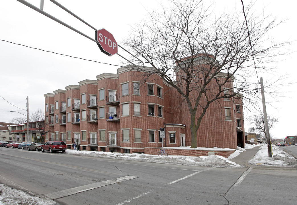 Time Square Apartments in Madison, WI - Foto de edificio