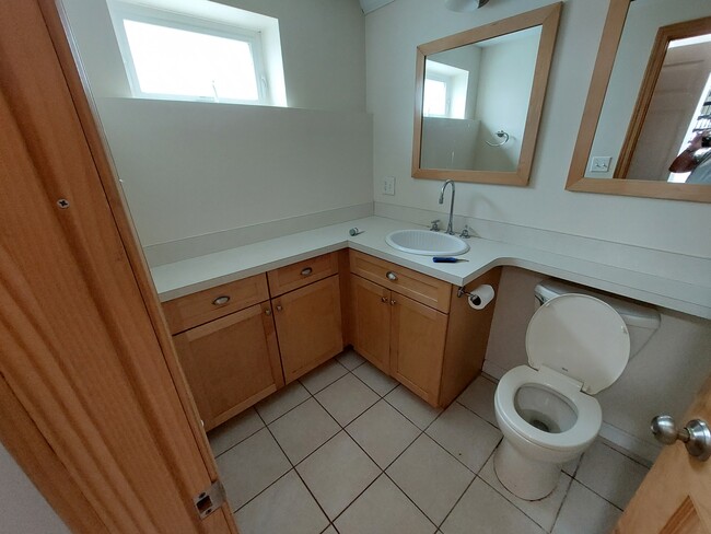 145 Anderson St, Unit 1 in Portland, ME - Foto de edificio - Building Photo