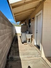 200 Lono Ave in Kahului, HI - Building Photo - Building Photo