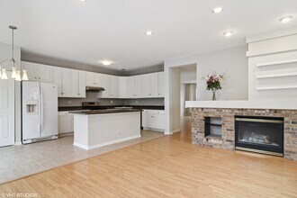1139 Georgetown Way in Vernon Hills, IL - Building Photo - Building Photo