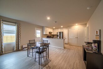 14014 Homestead in San Antonio, TX - Foto de edificio - Building Photo