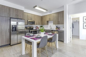 777 Hamilton Ave in Menlo Park, CA - Building Photo - Building Photo