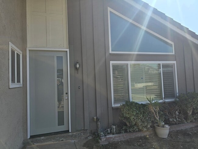 11788 Quartz Ave in Fountain Valley, CA - Building Photo - Building Photo