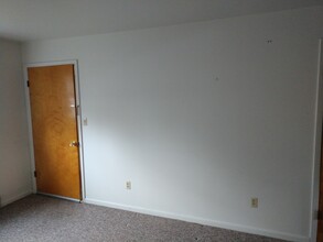 45 Hays St, Unit Apt 12 in Great Bend, PA - Building Photo - Building Photo