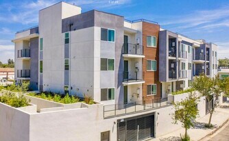 5222 Vantage Ave, Unit 12147-301 in Valley Village, CA - Building Photo
