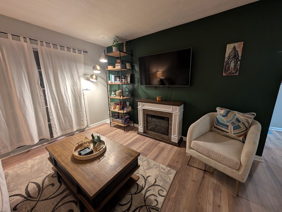 3140 7 Pines Ct NW, Unit 302 in Atlanta, GA - Foto de edificio