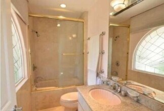 2006 Kelton Ave in Los Angeles, CA - Building Photo - Building Photo