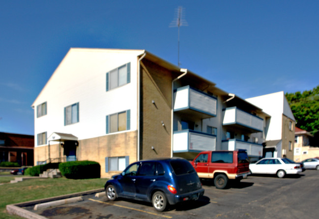 The Chartwell Apartments in Topeka, KS - Building Photo - Building Photo