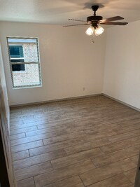 2424 Duntov Dr photo'