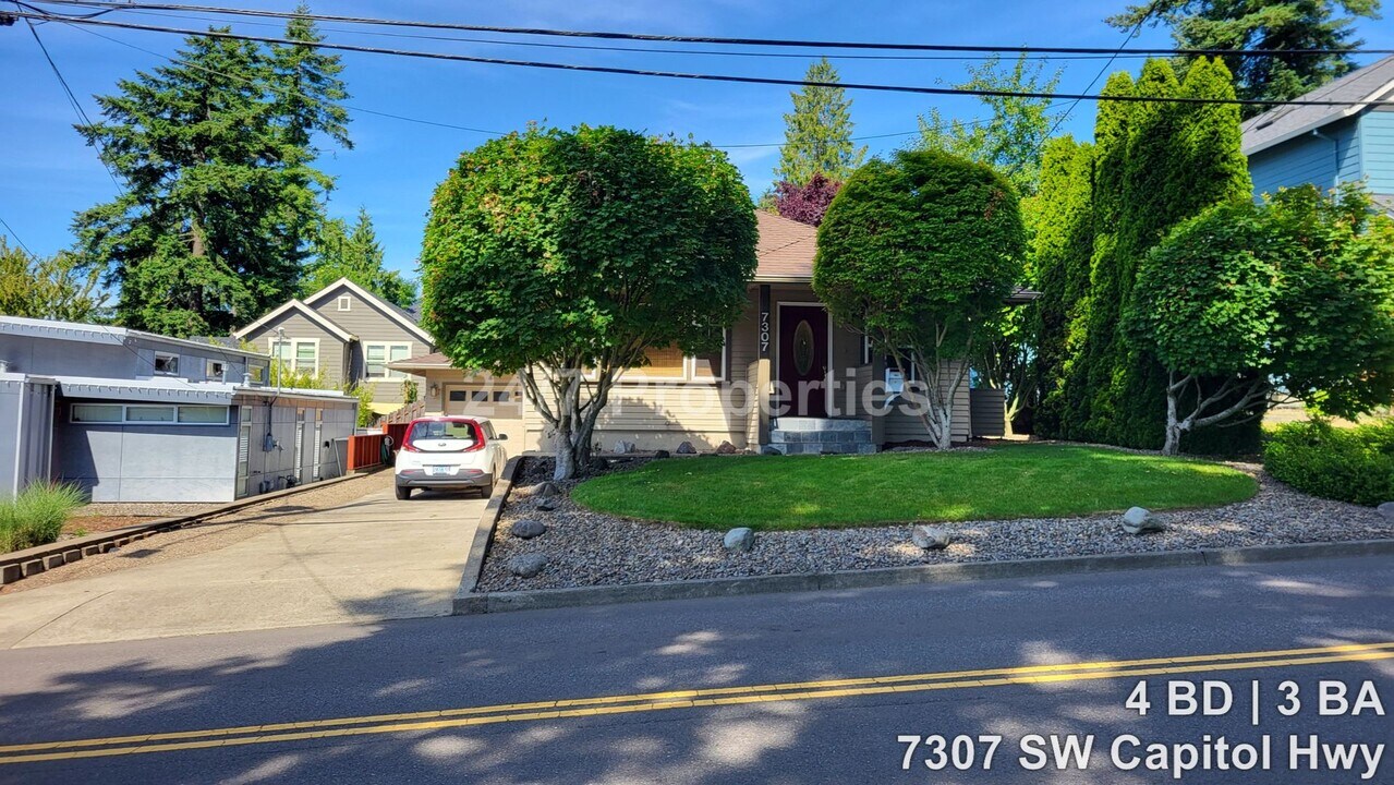 7307 SW Capitol Hwy in Portland, OR - Building Photo