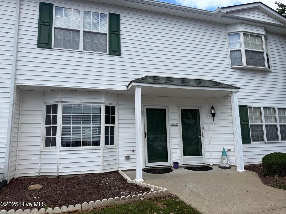 920 Spring Forest Rd in Greenville, NC - Building Photo