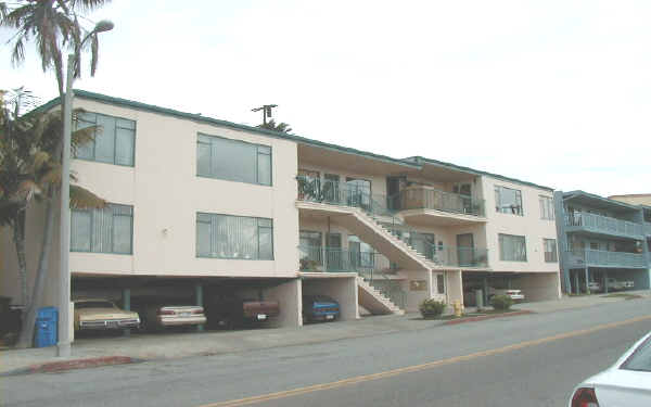 3631-3645 Stephen M White Dr in San Pedro, CA - Building Photo