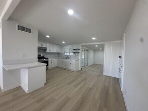 30201 San Diego Dr in Cathedral City, CA - Building Photo - Building Photo