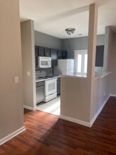 709 Integrity Oaks Dr in Greensboro, NC - Foto de edificio - Building Photo