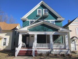 1328 Vermont St, Unit 1 in Lawrence, KS - Building Photo