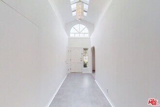 10384 Northvale Rd in Los Angeles, CA - Building Photo - Building Photo