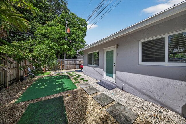 1215 NE 17th Ave in Fort Lauderdale, FL - Building Photo - Building Photo