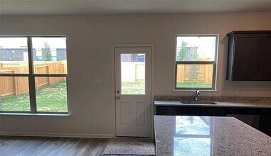 1943 Canterbury Dr in Seagoville, TX - Building Photo - Building Photo