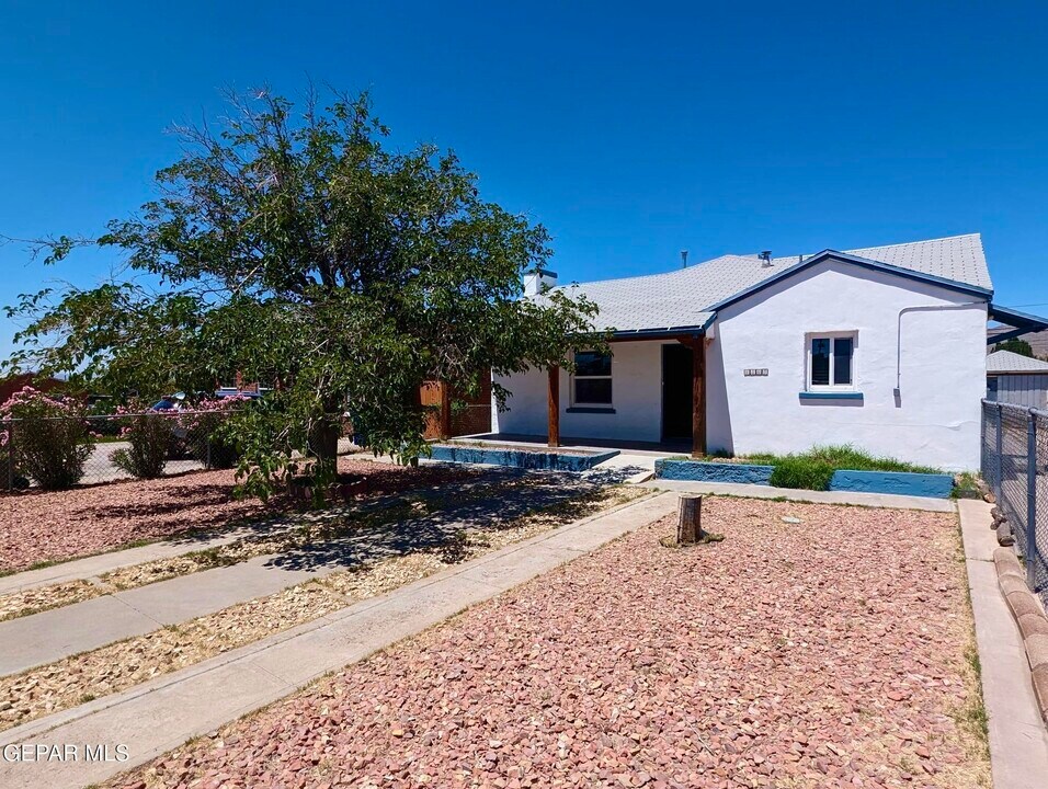 1505 Howze St in El Paso, TX - Building Photo